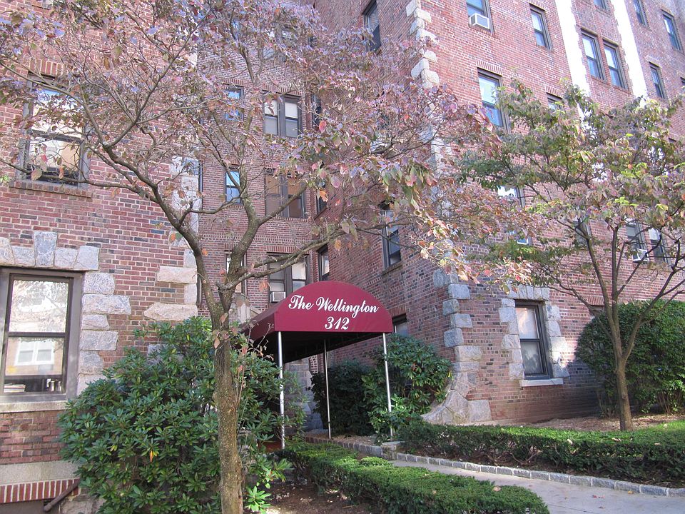 1st image of 312 Main St APT 2E