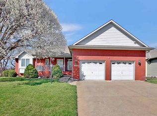 4945 N Shadow Ln, Wichita, KS 67219