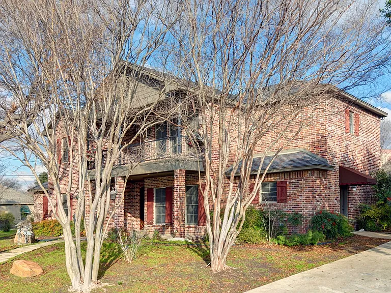 3407 Penticost St — Photo 3