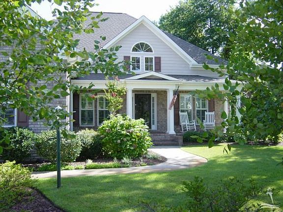 2nd image of 2826 Inverness Circle SE