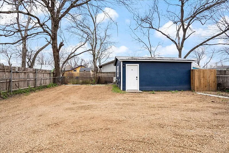 Studio, 1.0 bath, 260 sqft, $1,200 — Photo 2