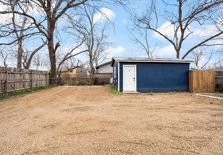 1118 Ebert Ave #C — Photo 2