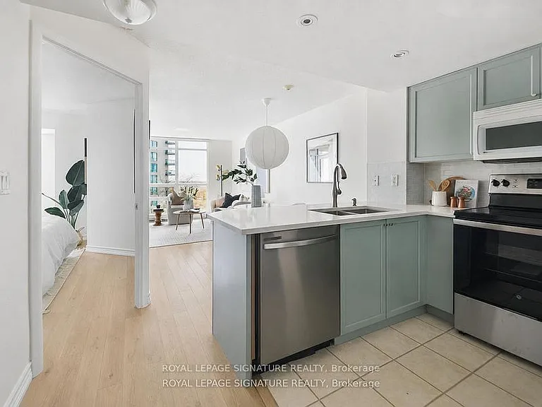 231 Fort York Blvd #1102 — Photo 6