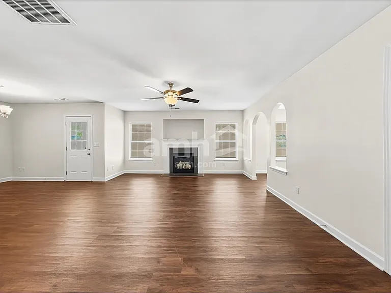 921 Sundance Dr — Photo 7