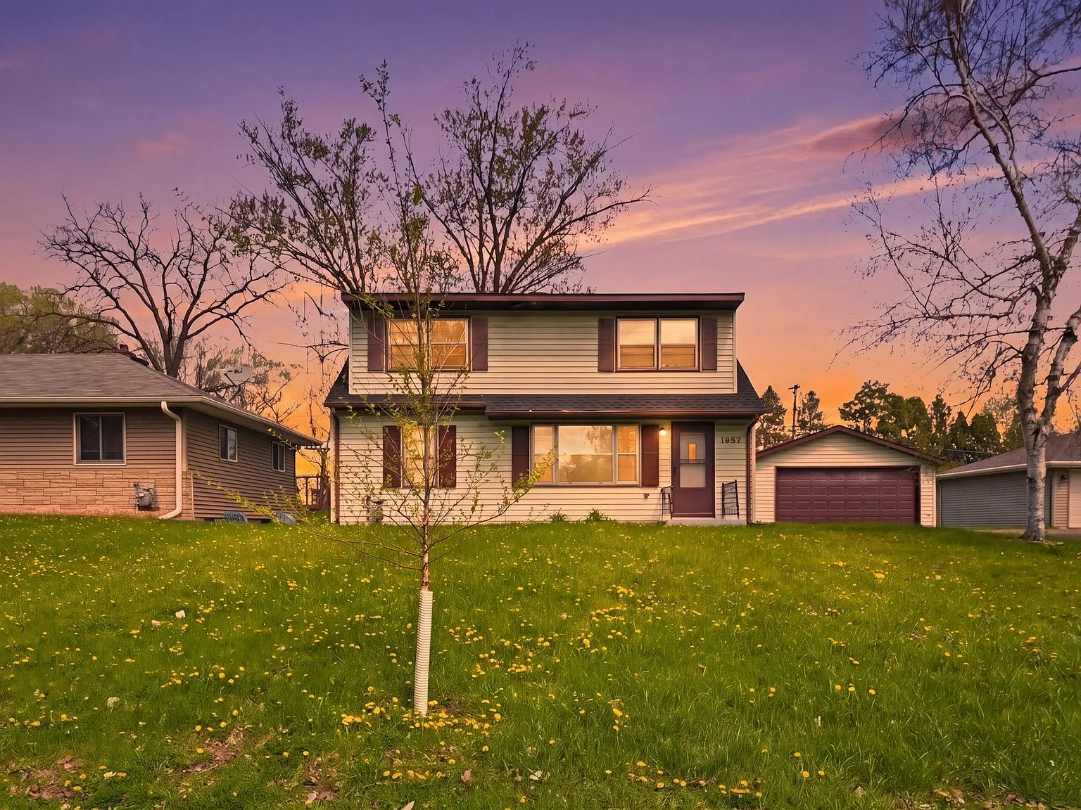 3 bed, 1.5 bath, 1898 sqft, $3,000 — Photo 1
