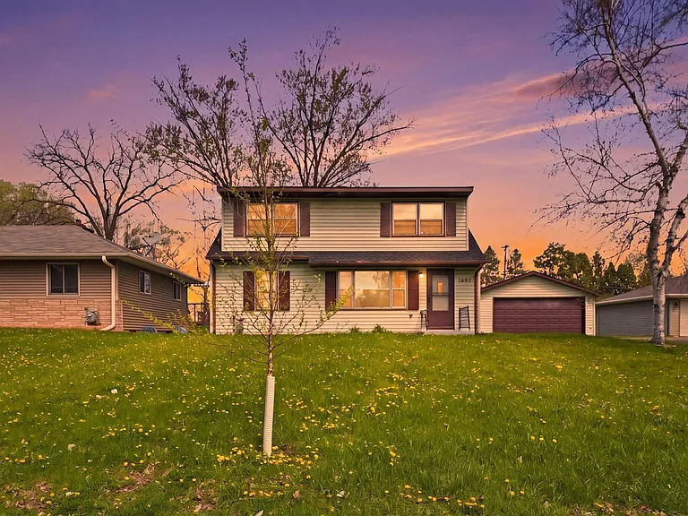 1697 Rose Pl — Photo 1