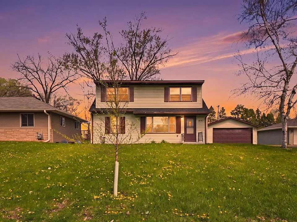1697 Rose Pl