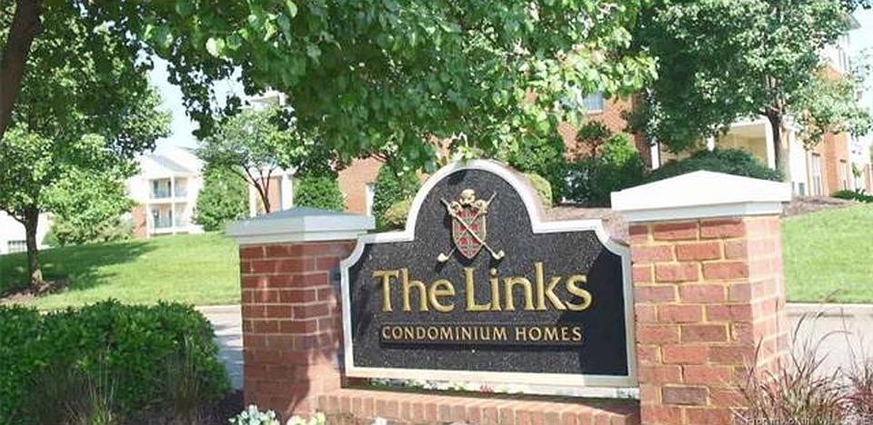 Entrance to the Links
