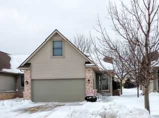 297 Creekwood Cir, Linden, MI