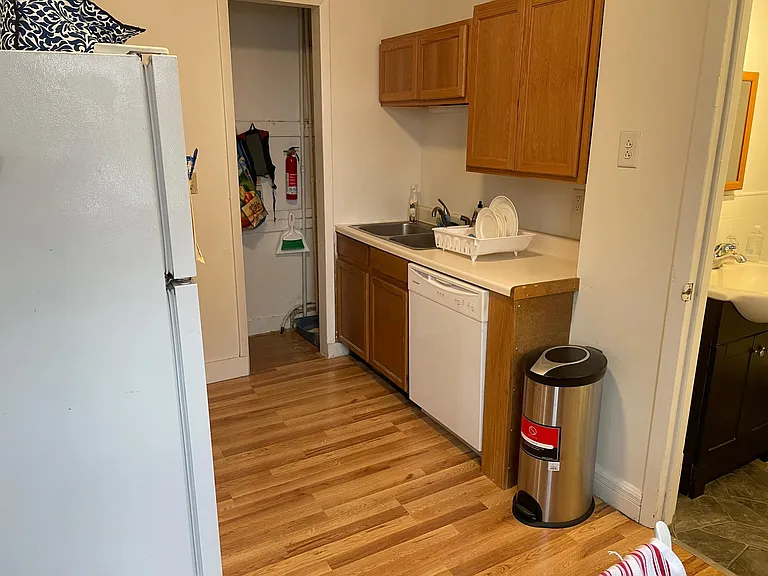 142 S Aurora St #2 — Photo 8