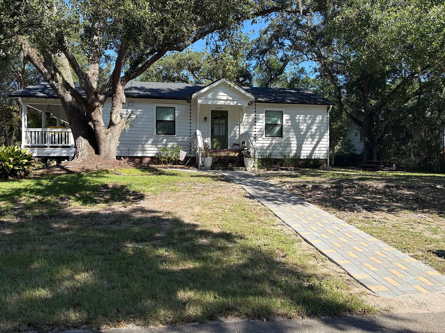 3 bed, 1000 sqft, $2,895 — Photo 1