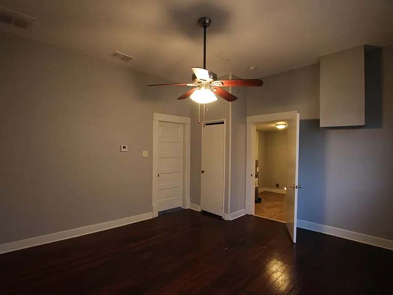 522 W Dobbs St — Photo 11