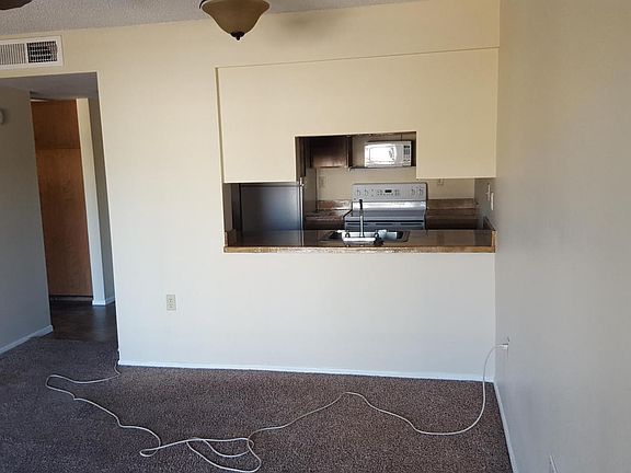 5th image of 3033 E Devonshire Ave Unit 2030