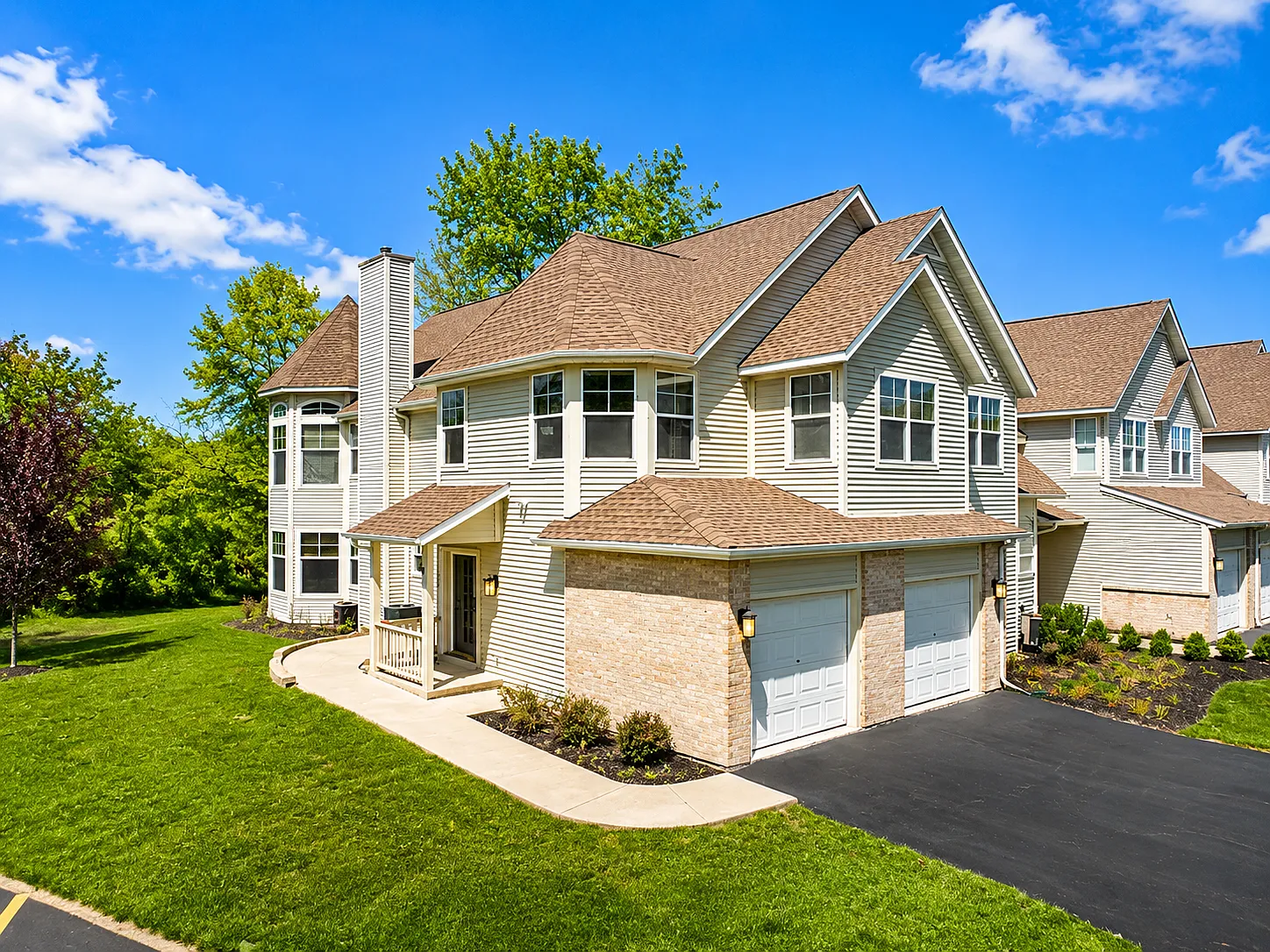 2 bed, 1320 sqft, $3,500 — Photo 2