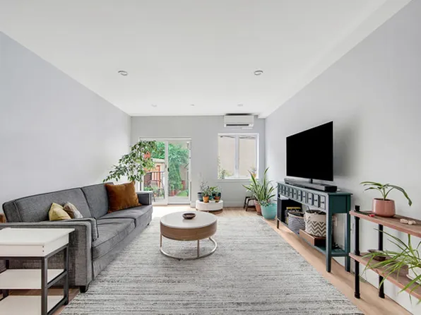 27-34 27th St #1B, Astoria, NY 11102