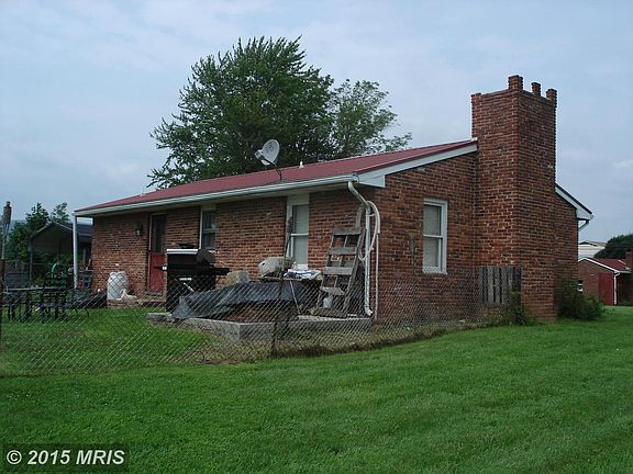 Exterior (Rear)