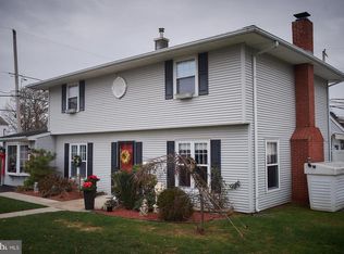 5 Trim Rd, Levittown, PA 19056