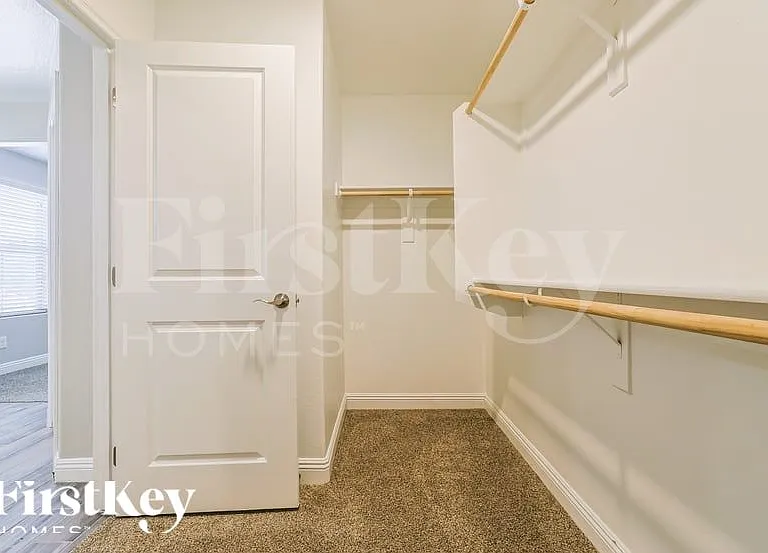 301 N Sunrise — Photo 10
