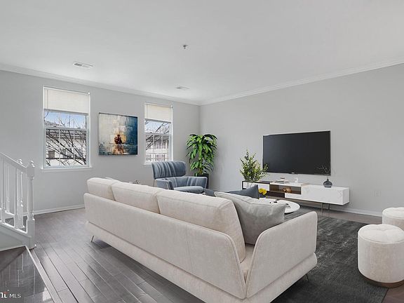 5th image of 130 Remsen Ave