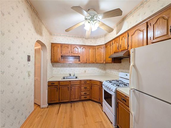 3rd image of 1581 74th St