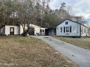 613 Baumgartner Rd, Harriman, TN 37748