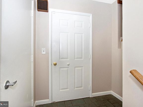 3rd image of 25500 Jarl Dr