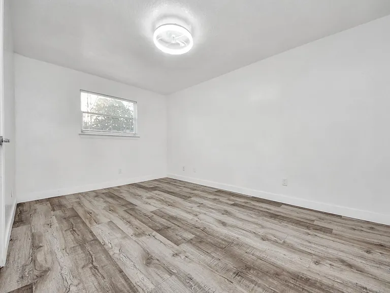 11627 Bowlan Ln — Photo 11