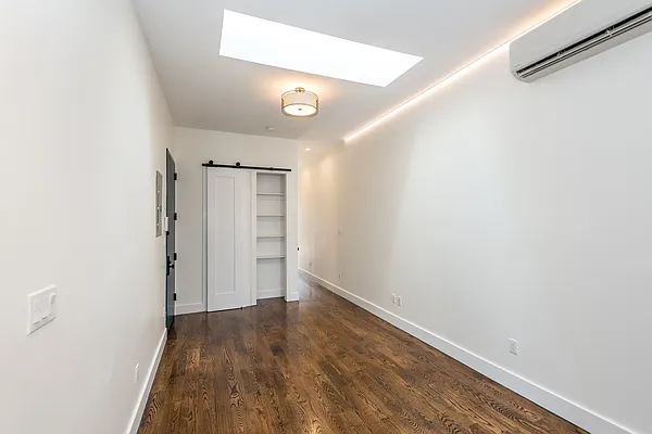 Rented by Nooklyn NYC LLC | media 29