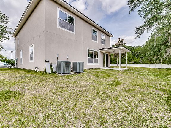 4th image of 9101 Jennifer Ln