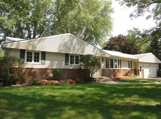 2504 121st St E, Burnsville, MN 55337
