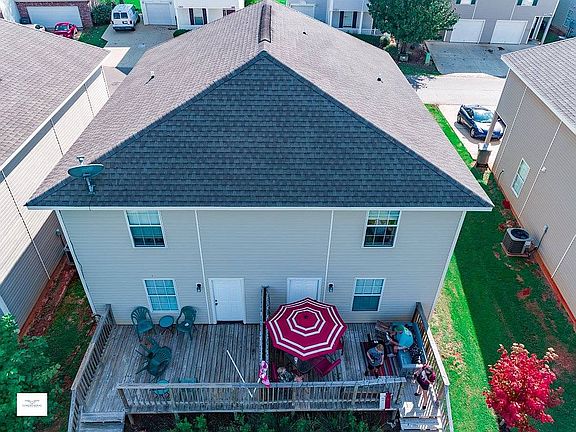 5th image of 145 Kirk Cauldy Dr