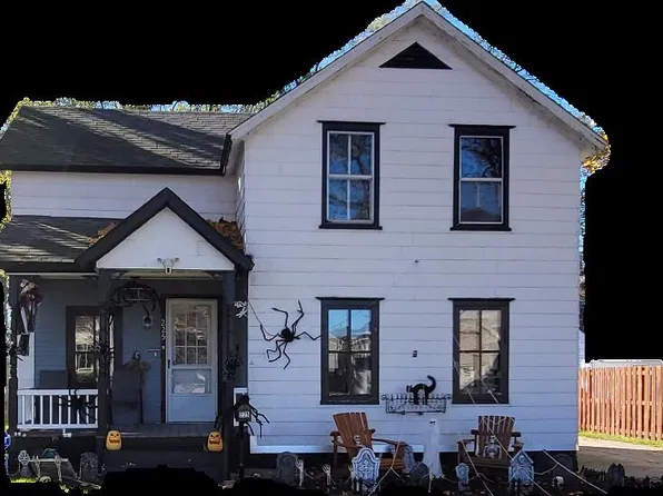 225 N Union St, Sparta, MI 49345