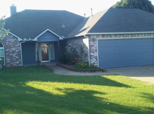 400 E Helena St, Broken Arrow, OK 74012