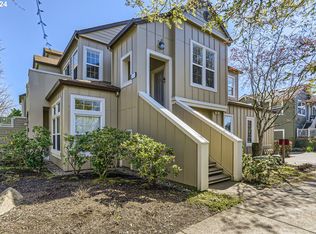 1895 NE Ashberry Dr, Hillsboro, OR 97124