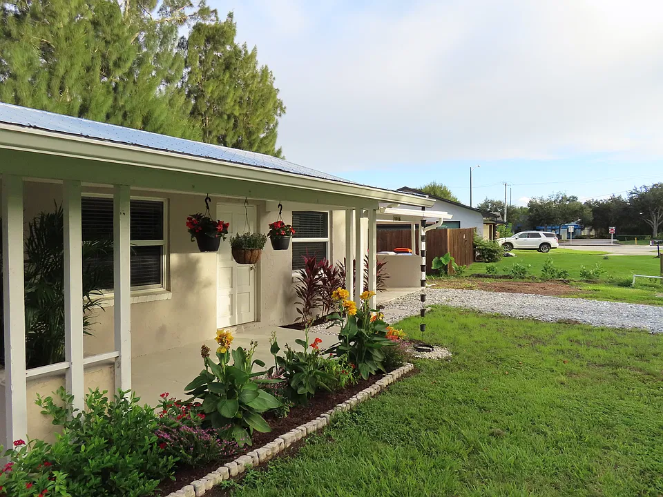 2016 50th Ave