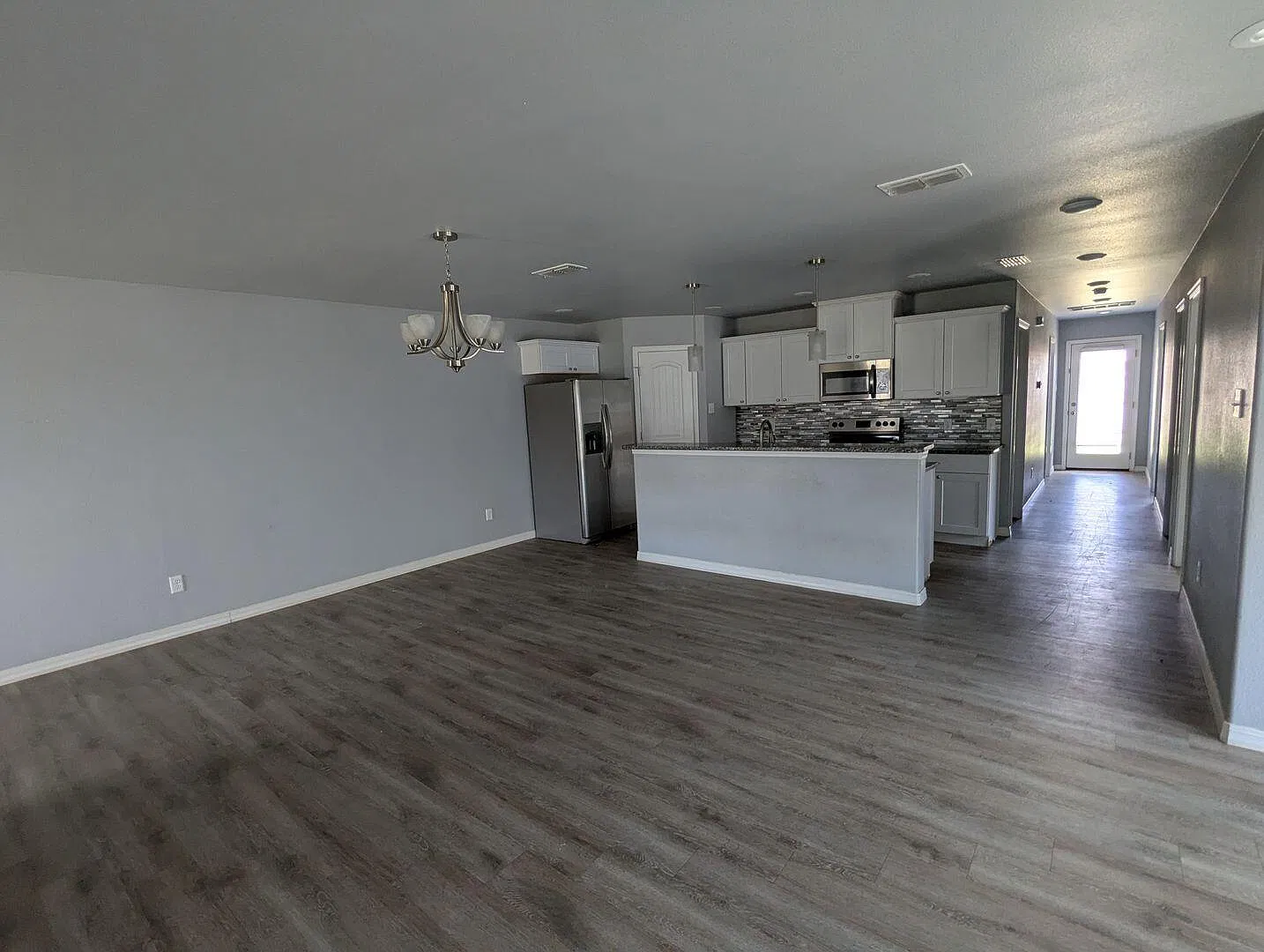 3 bed, 2.0 bath, 1500 sqft, $1,420 — Photo 4