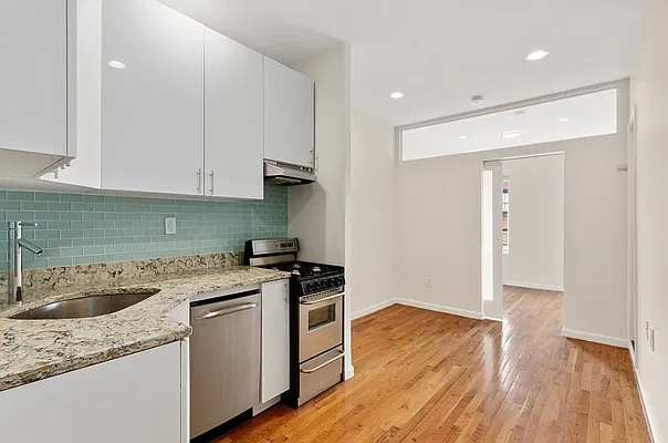 Rented by Dalan Rentals | media 8