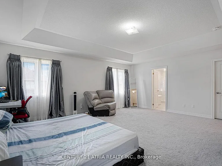 1469 Davis Loop — Photo 32