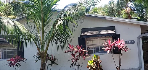2350 SW 18th Ter #1-2 Photo 1
