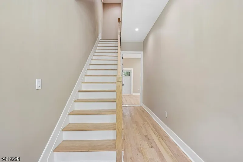 3 bed, 2.0 bath, $5,500 — Photo 3