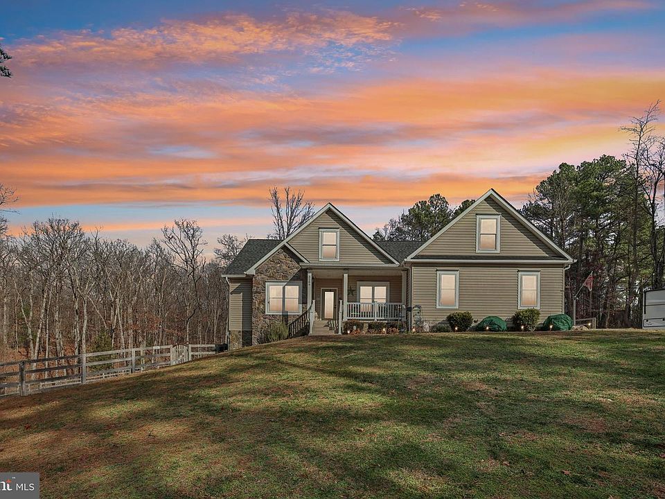 1st image of 3289 Rivermont Dr