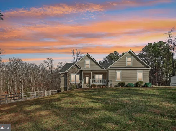 3289 Rivermont Dr, Front Royal, VA 22630