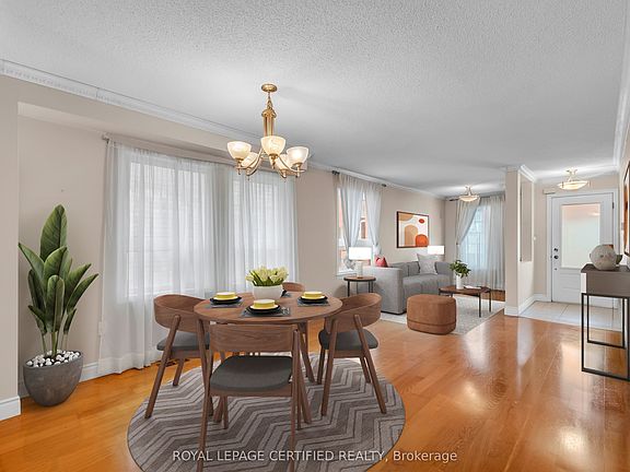 4th image of 17 Chestermere Cres