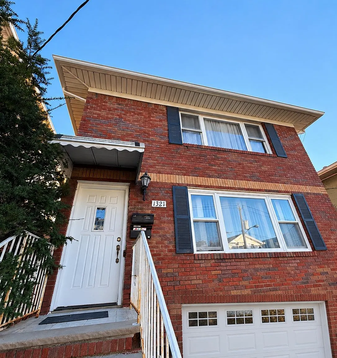 3 bed, 1.0 bath, $3,000 — Photo 1