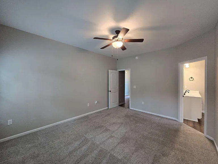 205 Buckeye Ct N — Photo 12