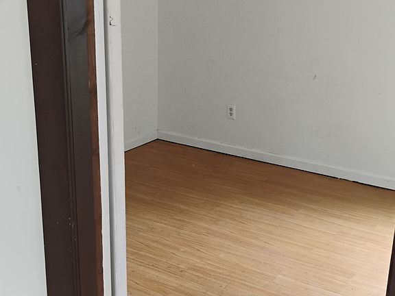 4th image of 581 Saint Paul St