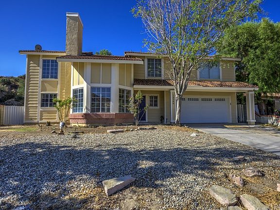 3rd image of 15240 Oleander Ct