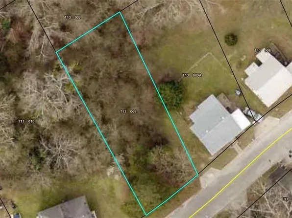 84 Persimmon St, Toccoa, GA 30577