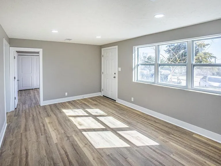 105 Lawre Cir #1 — Photo 4