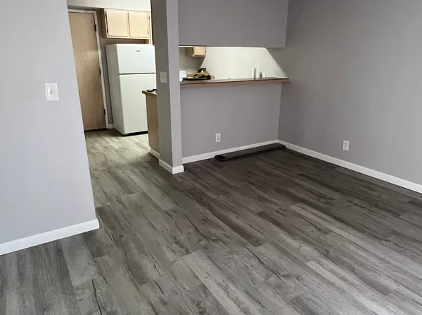 12327 Roosevelt Way NE, Seattle, WA